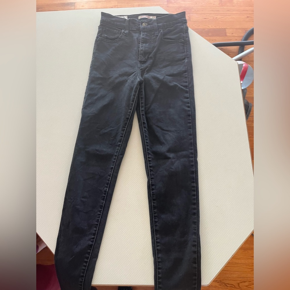 Levi’s Mile High super skinny, size 26